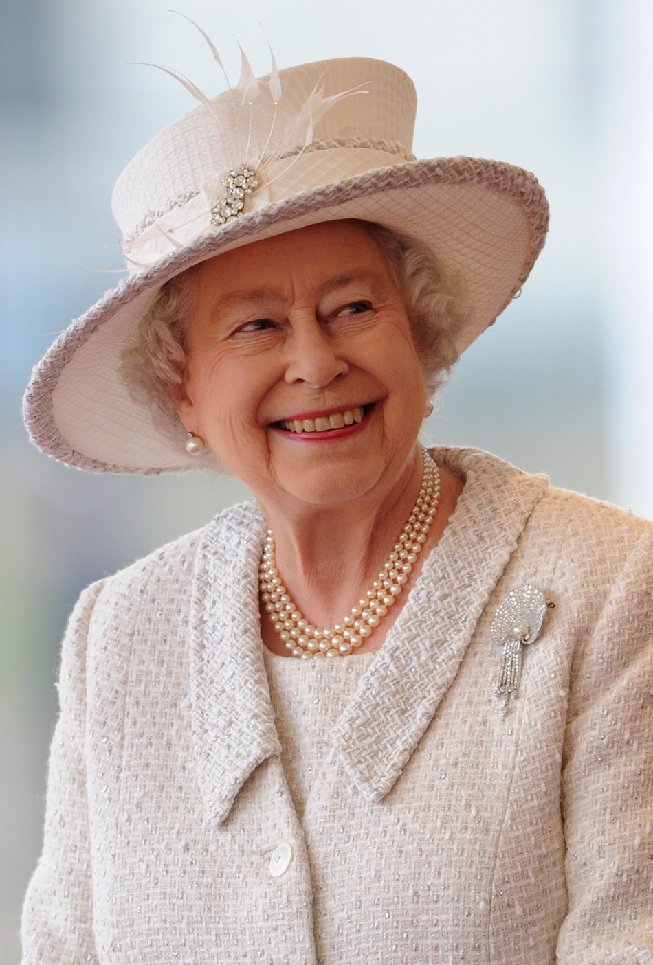 http://nationalreport.net/wp-content/uploads/2013/05/Queen-Elizabeth.jpg
